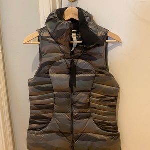 Lululemon size 6 puffer vest - camo